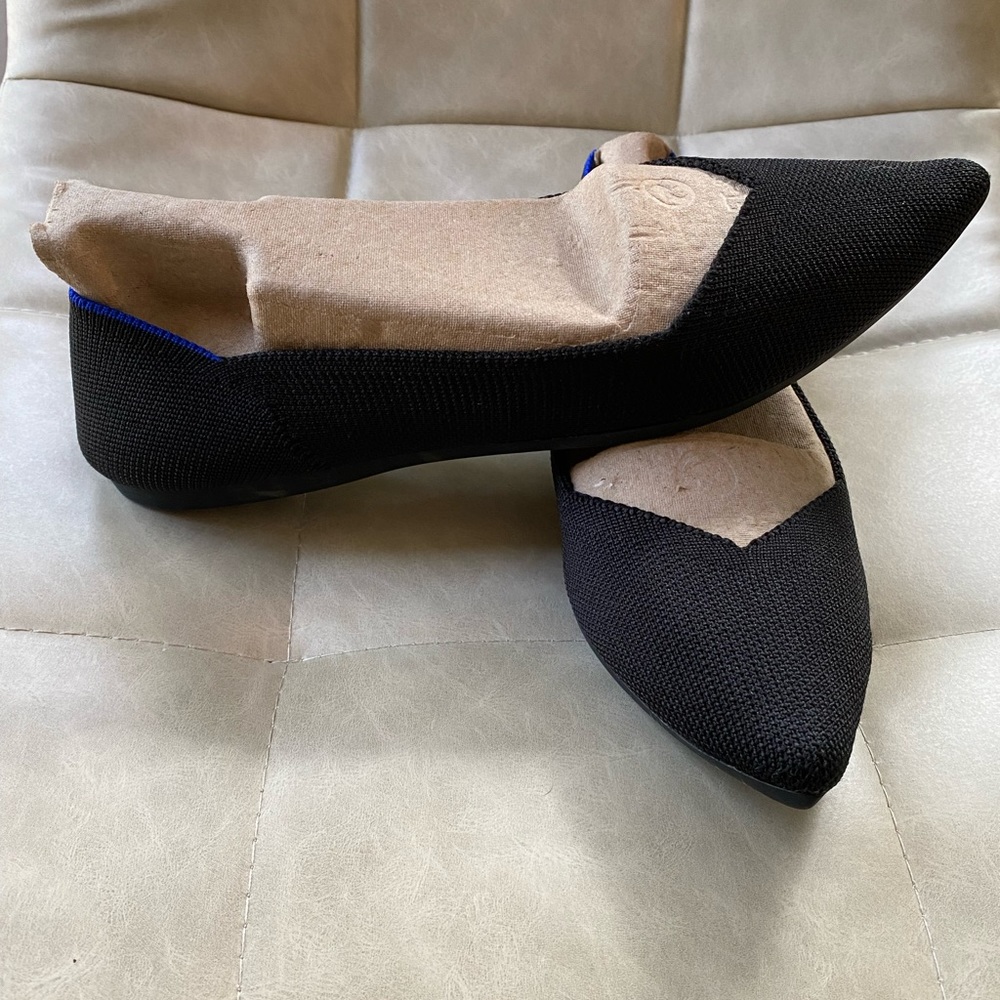Rothy’s Black Pointed Flats size 7 but fit like a 6.5 - Picture 7 of 9
